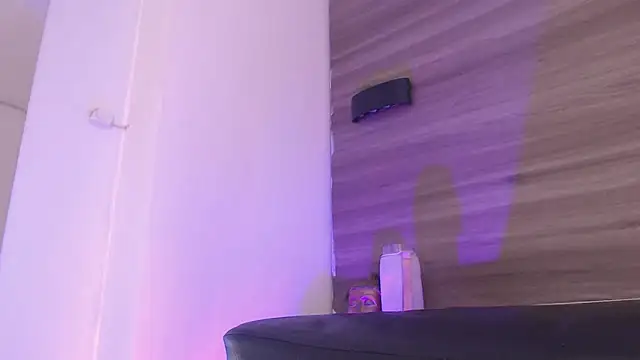 Snapshot of SashaNova chatting on March 7, 8:00 am SashaNova online show from March 7, 8:00 am