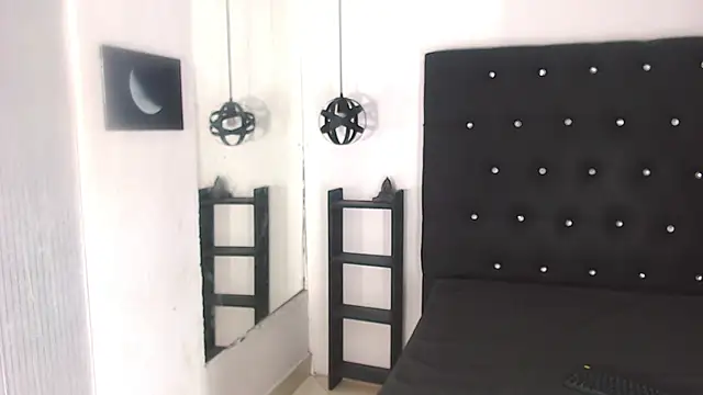 Snapshot of Emily_Castillo_1 chatting on March 6, 7:47 am Emily Castillo 1 online show from March 6, 7:47 am