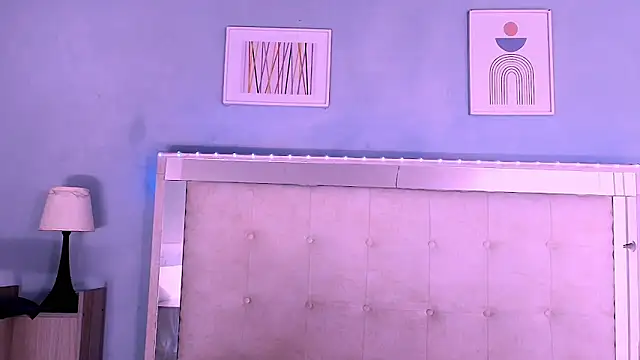 Snapshot of Emily_Castillo_1 chatting on September 30, 4:39 am Emily Castillo 1 online show from September 30, 4:39 am