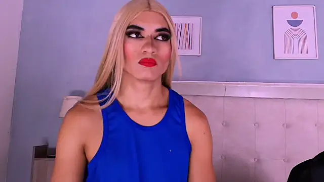 Snapshot of Emily_Castillo_1 chatting on October 3, 4:42 am Emily Castillo 1 online show from October 3, 4:42 am