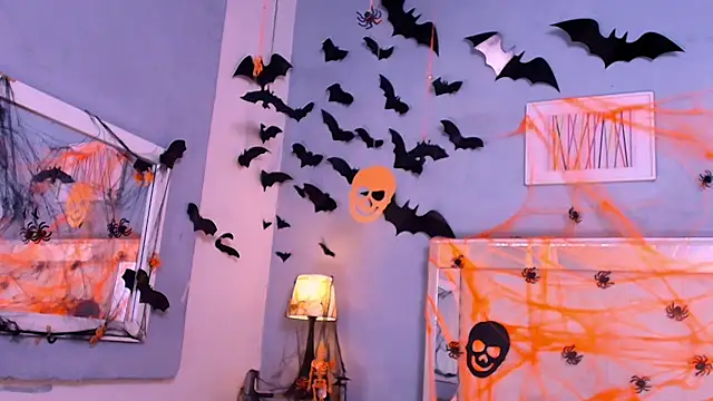 Snapshot of Emily_Castillo_1 chatting on October 30, 5:09 am Emily Castillo 1 online show from October 30, 5:09 am