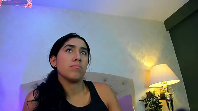 Mia Montess online show from June 6, 5:39 pm
