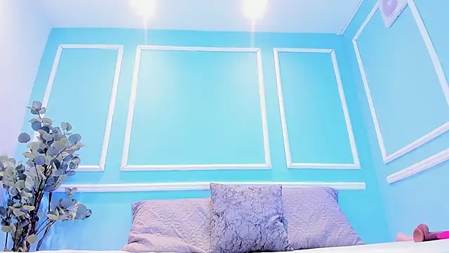 Snapshot of Lucy_Canel chatting on October 16, 7:15 pm Lucy Canel online show from October 16, 7:15 pm