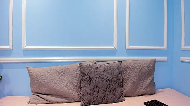 Snapshot of Lucy_Canel chatting on November 3, 3:13 pm Lucy Canel online show from November 3, 3:13 pm