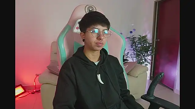 tommy blue online show from October 2, 1:07 pm