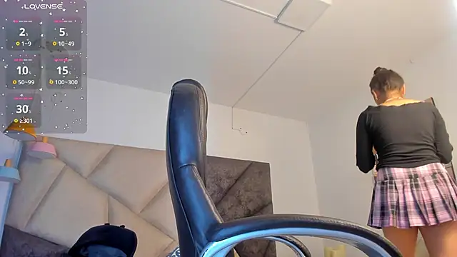 SaskiaGrendel online show from January 9, 11:50 pm