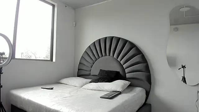 Eithan Connorr online show from November 4, 3:00 pm