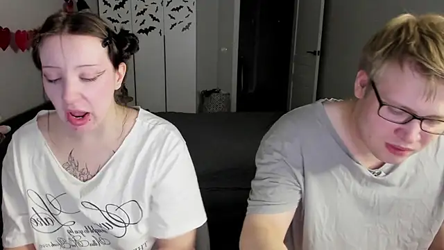 JayMollyy online show from July 28, 4:50 pm