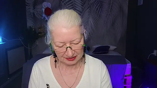 Maya Mayflower online show from March 14, 9:14 am