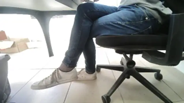 Snapshot of GM51-1988 chatting on November 17, 2:45 pm GM51-1988 online show from November 17, 2:45 pm