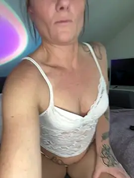 SpicyKylieFoxx online show from June 24, 9:19 am