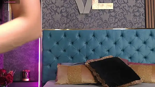 Vanessao1 online show from May 8, 7:25 am