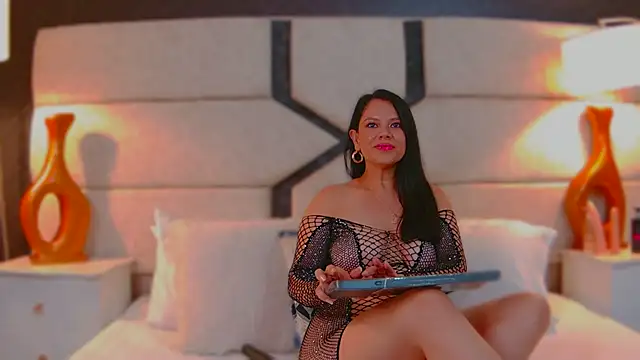 MonserratLane online show from March 22, 8:04 pm