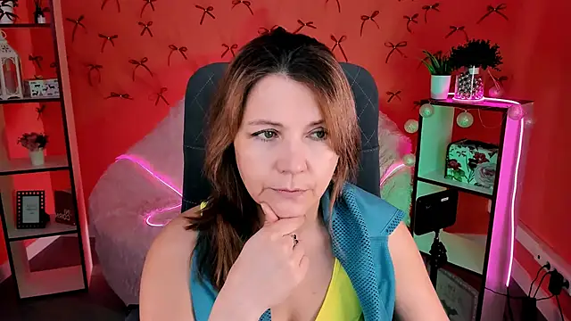 NicoleHitman online show from February 27, 9:20 am