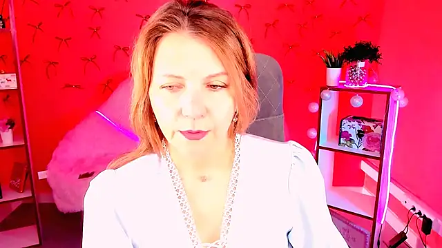 NicoleHitman online show from March 18, 1:25 pm