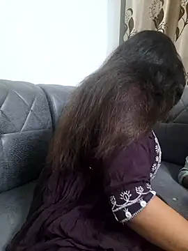 Snapshot of Decant_Ruhi143 chatting on October 22, 5:24 pm Decant Ruhi143 online show from October 22, 5:24 pm