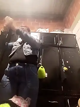 Snapshot of Antonela45 chatting on February 16, 3:02 am Antonela45 online show from February 16, 3:02 am