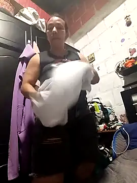 Snapshot of Antonela45 chatting on February 22, 11:03 pm Antonela45 online show from February 22, 11:03 pm