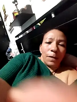 Snapshot of Antonela45 chatting on April 5, 1:58 am Antonela45 online show from April 5, 1:58 am