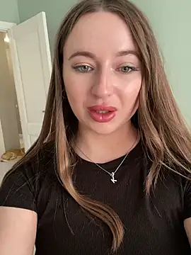 Snapshot of AlisaQSky chatting on April 4, 9:51 am AlisaQSky online show from April 4, 9:51 am