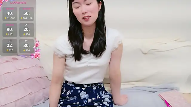 pppYukaqqq online show from July 18, 11:47 am