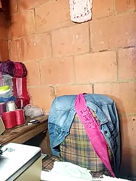 Snapshot of isis_milove chatting on March 7, 12:35 pm isis milove online show from March 7, 12:35 pm