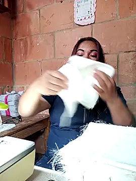 Snapshot of isis_milove chatting on March 12, 2:01 pm isis milove online show from March 12, 2:01 pm