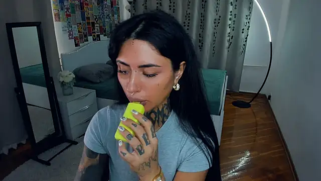 CharimgSabrina online show from October 9, 6:22 am