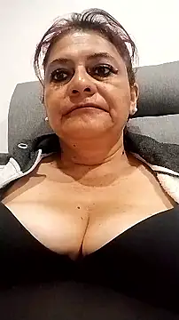 Snapshot of BiancaSteel chatting on November 6, 12:39 pm BiancaSteel online show from November 6, 12:39 pm