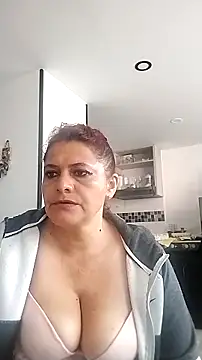 Snapshot of BiancaSteel chatting on November 7, 1:00 pm BiancaSteel online show from November 7, 1:00 pm