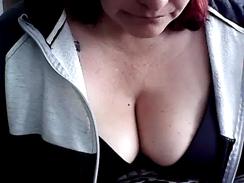 Snapshot of BiancaSteel chatting on November 13, 1:10 pm BiancaSteel online show from November 13, 1:10 pm