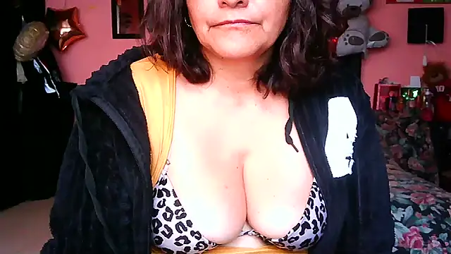 Snapshot of BiancaSteel chatting on July 22, 3:48 pm BiancaSteel online show from July 22, 3:48 pm