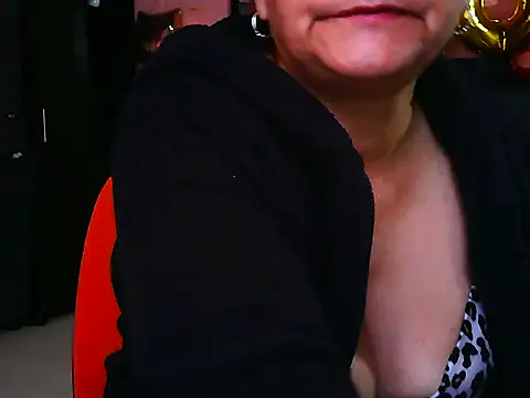 Snapshot of BiancaSteel chatting on July 28, 12:48 pm BiancaSteel online show from July 28, 12:48 pm