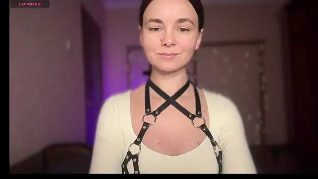 lanaloulou online show from September 28, 2:06 am