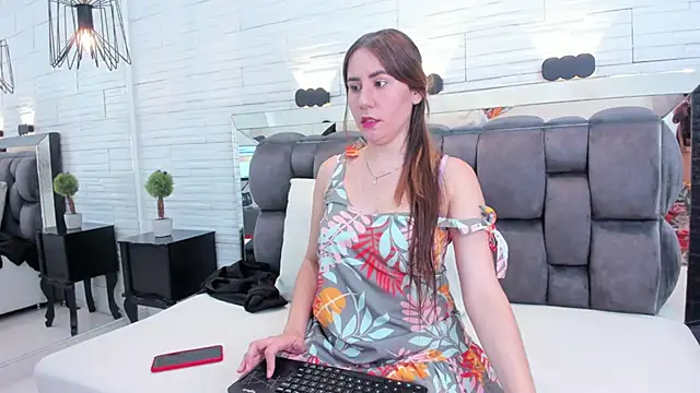 jade heartt online show from March 13, 7:06 pm