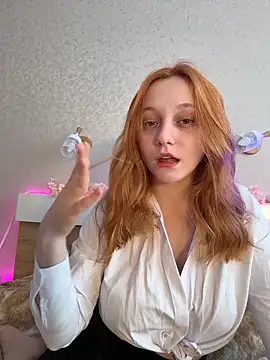 Snapshot of Bonechka chatting on April 28, 7:24 am Bonechka online show from April 28, 7:24 am