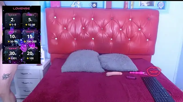 Madyyfox online show from September 18, 2:19 pm