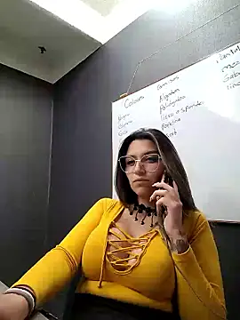 Isabella Varella online show from March 18, 6:48 pm