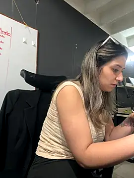 Isabella Varella online show from November 13, 12:48 pm