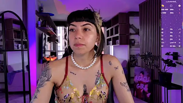 Snapshot of Saraa_Desiree chatting on March 27, 3:01 pm Saraa Desiree online show from March 27, 3:01 pm
