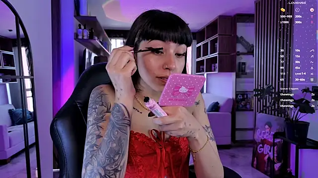 Snapshot of Saraa_Desiree chatting on April 2, 3:09 pm Saraa Desiree online show from April 2, 3:09 pm
