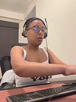 Melia Rayne online show from May 14, 9:38 am