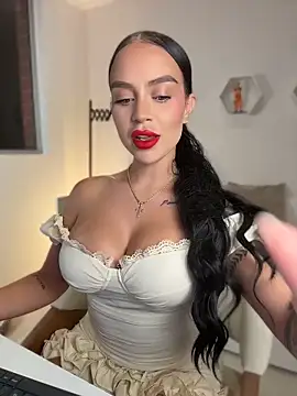 Snapshot of ValentinaMilann chatting on May 22, 12:51 am ValentinaMilann online show from May 22, 12:51 am
