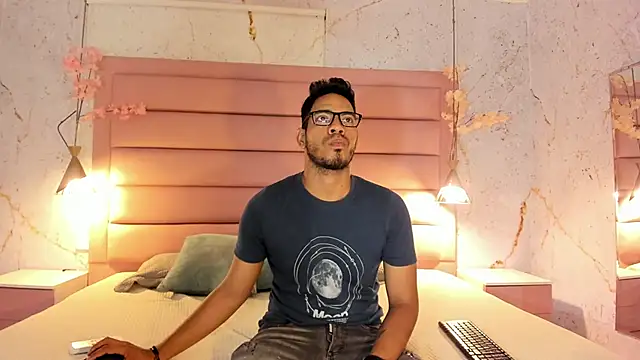 ETHAN DRAVEN online show from September 8, 7:13 pm