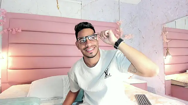 ETHAN DRAVEN online show from September 11, 7:25 pm