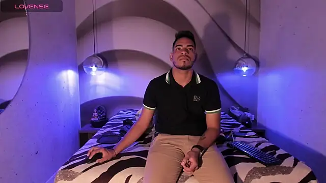 ETHAN DRAVEN online show from October 13, 6:52 pm