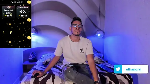 ETHAN DRAVEN online show from October 14, 7:14 pm