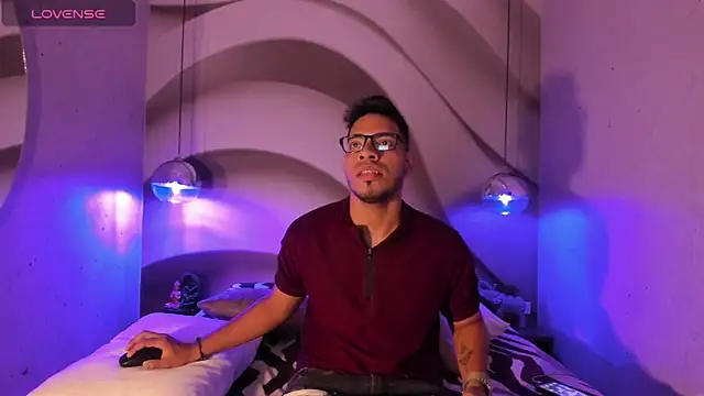 ETHAN DRAVEN online show from October 20, 7:36 pm