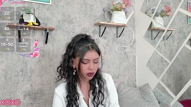 Snapshot of Devil_AliceXo chatting on May 4, 8:27 pm Devil AliceXo online show from May 4, 8:27 pm