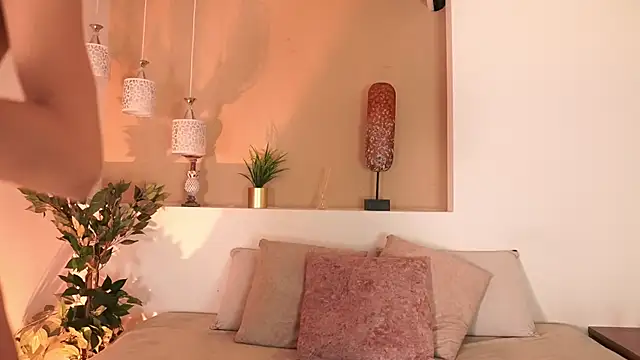 alison222  online show from September 29, 7:40 pm